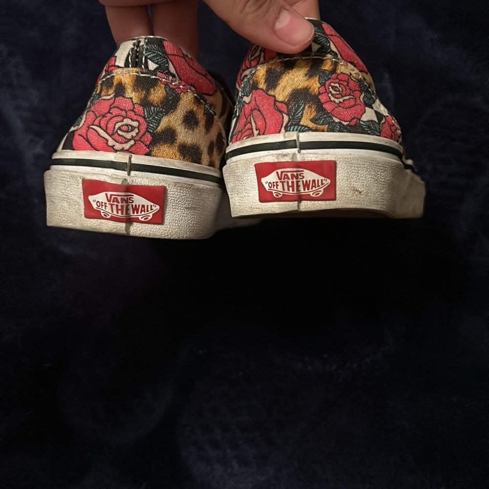 Vans - Picture 3 of 5
